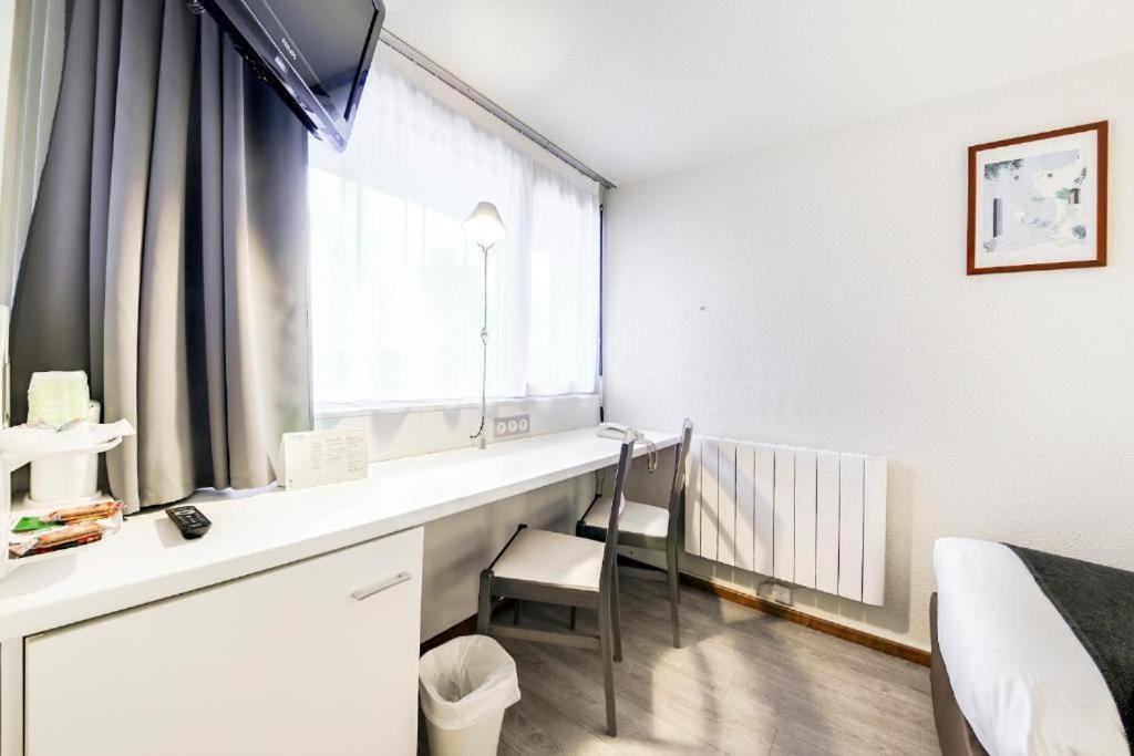 Brit Hotel Confort Nancy Люневіль Екстер'єр фото