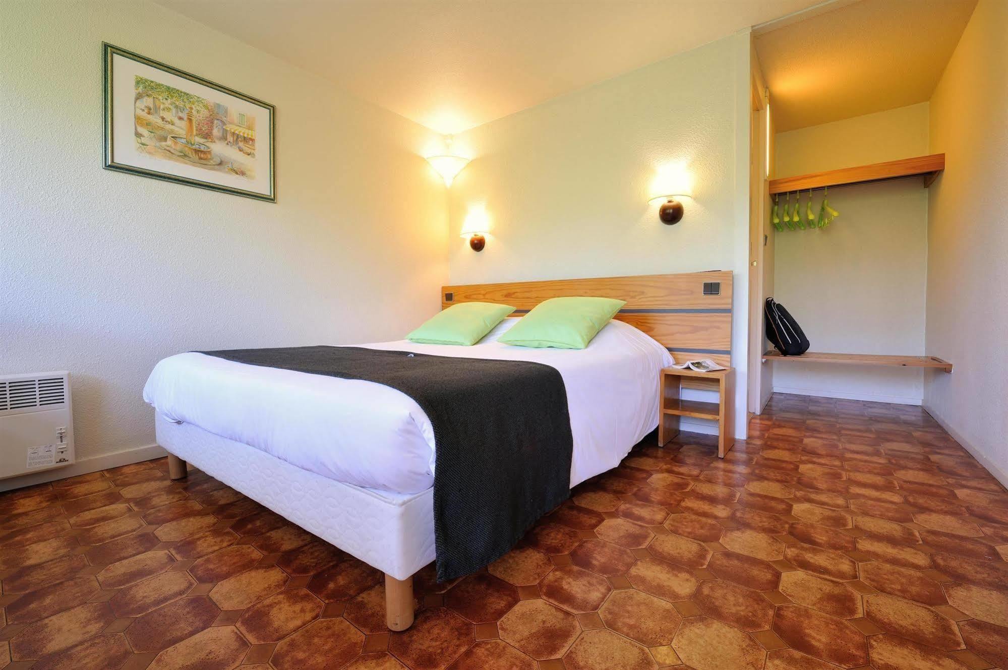 Brit Hotel Confort Nancy Люневіль Екстер'єр фото